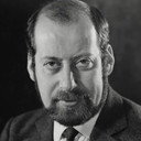 Clement Freud als Mr. Mason