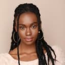 Nia Sondaya als Teen Akilah
