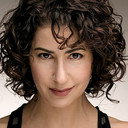 Barri Tsavaris als Customs Officer 2