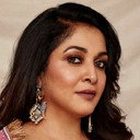 Ramya Krishnan als Annie