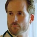 Todd Beadle als Dr. Jurgen