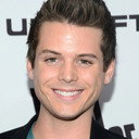 Drew Osborne als Young Michael