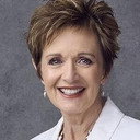 Jackie Woodburne als 