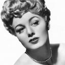 Shelley Winters als Rose-Ann D'Arcey