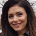 Klaudia Halejcio als Brunette