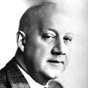 Alfred Drayton als King Wilhelm von Ormstein