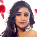 Priya Mondal als Naira Sen Chatterjee