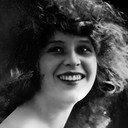 Margaret Landis als Carolyn Vaughn
