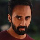 Arjun Singh Panam als Roy Kennedy