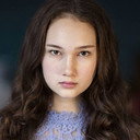 Aislin Freya Pax als Louise