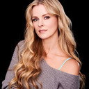 Kristyn Green als Olivia