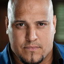 Renes Rivera als Coconut Club Bouncer