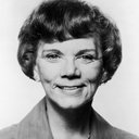 Ellen Corby als Partygoer at Table Next to Charley's (uncredited)