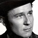 Brett King als 1st Lt. Ernie Stark