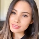 Katherine Castillo als Young Woman