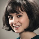 Emire Erhan als 