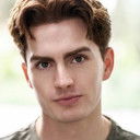 Maximillian Johnson als Shaun Cullen