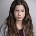 Sofia Castellanos als Background Scout #1