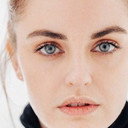 Megan Hind als Gail Baxter