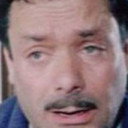 Enzo La Torre als Gastone Queri (segment "Il mondo è dei ricchi")