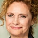 Sharon Sharth als Concierge