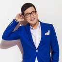 Xiao Fei als Skinny White Collar Worker