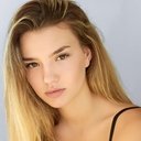 Alissa Skovbye als Zinnia Jones