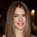 Chloe East als Celeste