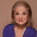 Antoinette Najeeb als أم منى