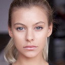 Alyson Bath als Dora