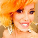 Tonya Loren als Self