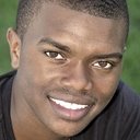 Marc John Jefferies als Kenny Williamson