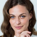 Sarah Grünewald als Vært