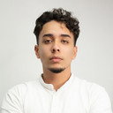 justin ledos als Adriano