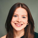 Lucy Chambers als Poppy Richards