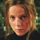 Loane Balthasar als Sarah