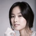 Jo Yoon-hee als Jin-seok's Grandaughter