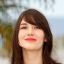 Nathalia Acevedo als Élia's Assistant