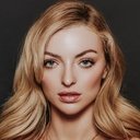 Francesca Eastwood als Madrid