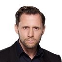 Steven Haworth als Nigel McGuiness