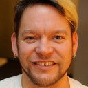 Matěj Ruppert als Parrot / Raven (voice)