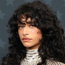 Odessa A'zion als Nina Riley