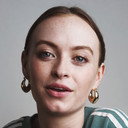 Jemma Carlton als Belle Downer