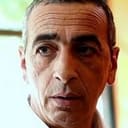 Smaïl Mekki als Le maître des langues