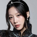 Tasha Low als 