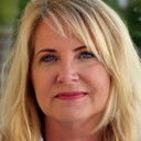 Julie K. Brown als Self - Investigative Journalist, Miami Herald