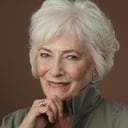 Betty Buckley als Mrs. Jones