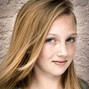 Bonnie Bell als Suzy Barton