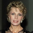 Cassandra Harris als Mrs. Lloyd Palmer