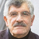 Hrant Alianak als Principal Hicks